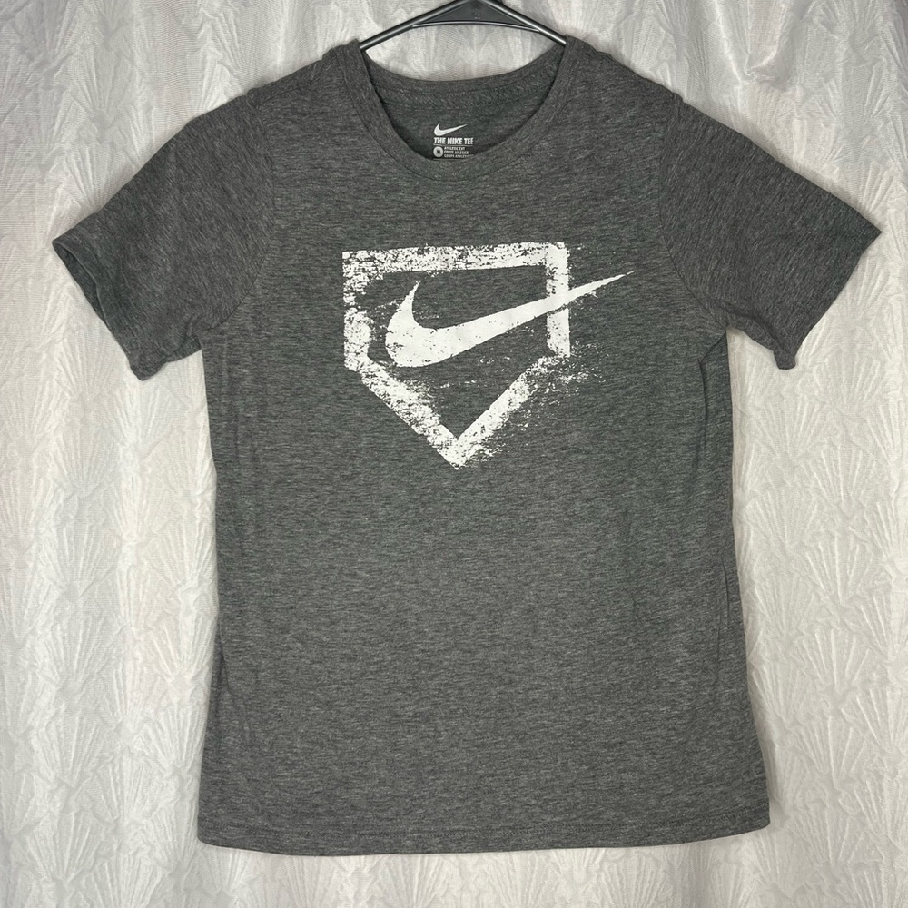 3 Nike T-shirts